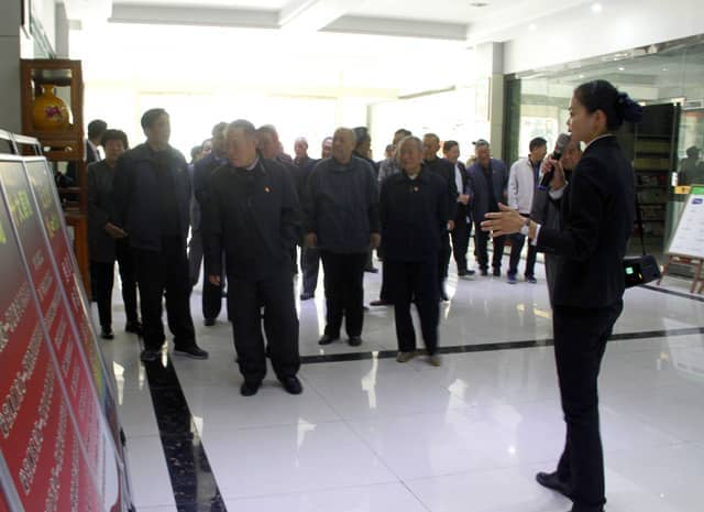 兗州區(qū)人大、政協(xié)領(lǐng)導(dǎo)蒞臨天意機(jī)械參觀考察