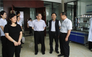 廢棄物資源化國家工程研究中心、昆明理工大學(xué)孫可偉教授,棄物資源化國家工程研究中心常務(wù)副主任、昆明理工大學(xué)教授李如燕博士蒞臨指導(dǎo)